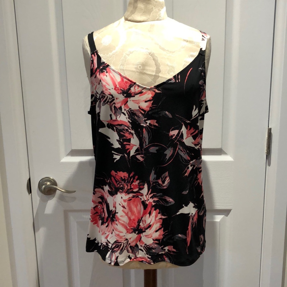 Ricki's | EUC Floral V-Neck Tank Top